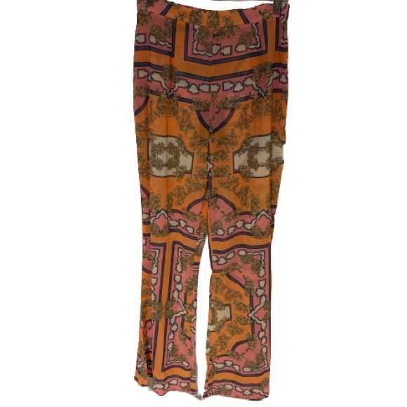 NWT Pretty Little Thing Pink Scarf Print Beach Flared Pants - Picture 4 of 6